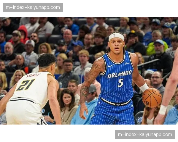 爵士爆冷击败掘金止连败 马尔卡宁内线表现稳健